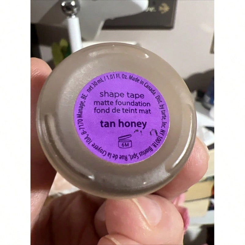 Tarte/Shape Tape Tan Honey Foundation Slightly Tarnished 1.0 Oz (30 Ml)
